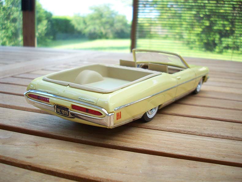 Pontiac Bonneville 1970 4